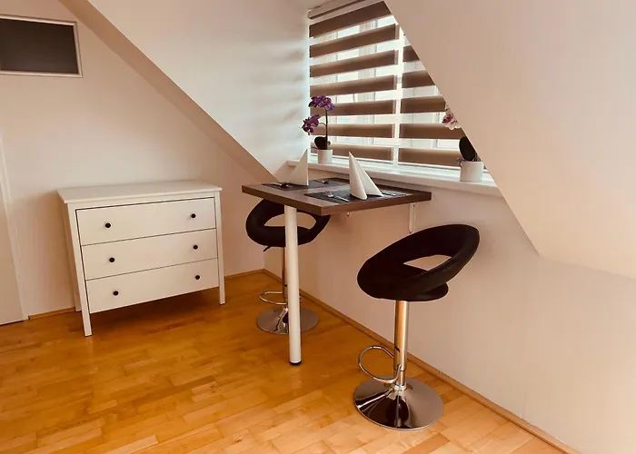 Sleep Self Check In Apartment Enns